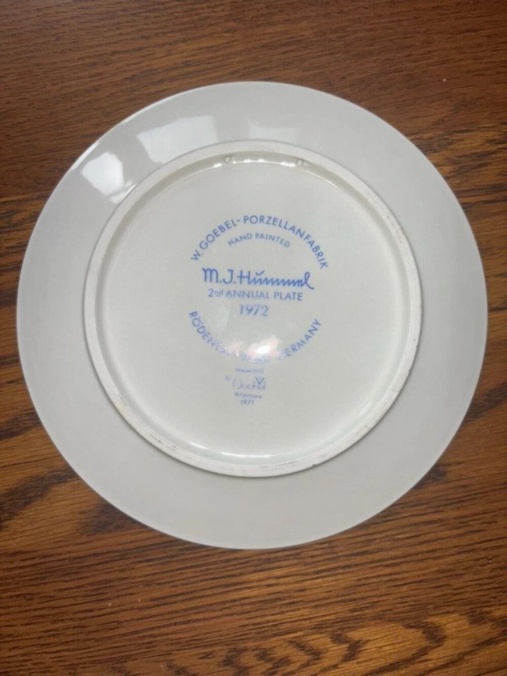 Goebel Hummel 1st Edition 1971 Heavenly Angel Plate + 1972 2nd Edition Plate - Picture 2 of 5